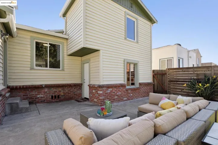669 40th St, Richmond, California 94805