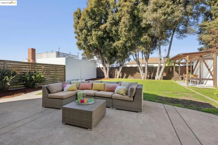 669 40th St, Richmond, California 94805