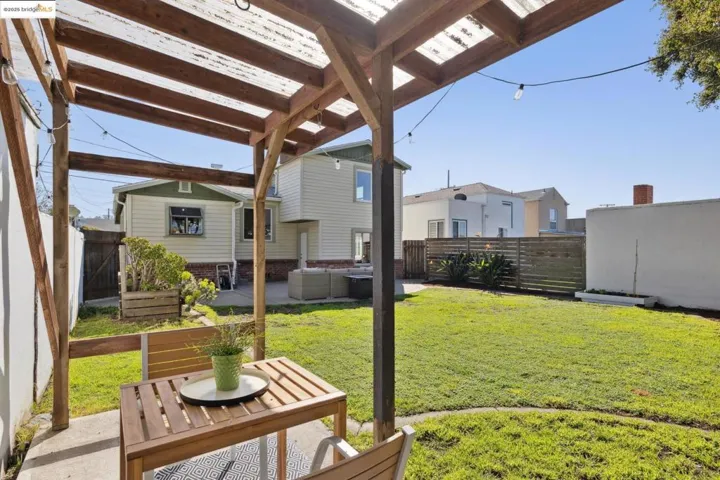 669 40th St, Richmond, California 94805