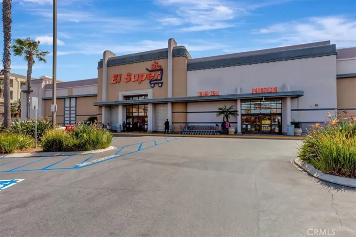 325 Elm Avenue 102, Long Beach, California 90802