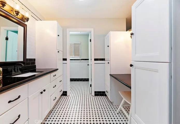 Primary Bath & Vanity