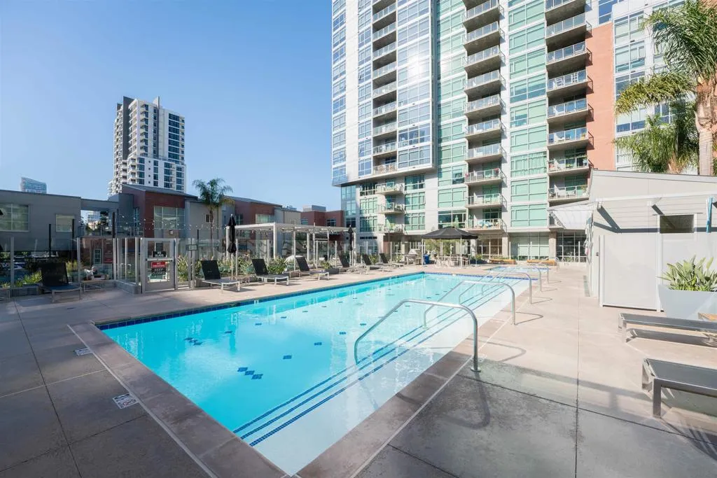 800 The Mark Ln 1006, San Diego, California 92101 home-pic-10