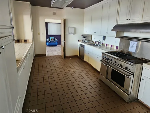 Club House//Kitchen/Party Room