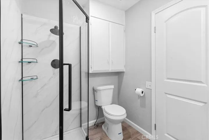 2nd Bathroom- open for all - 2 access points thru hall and thru bedroom