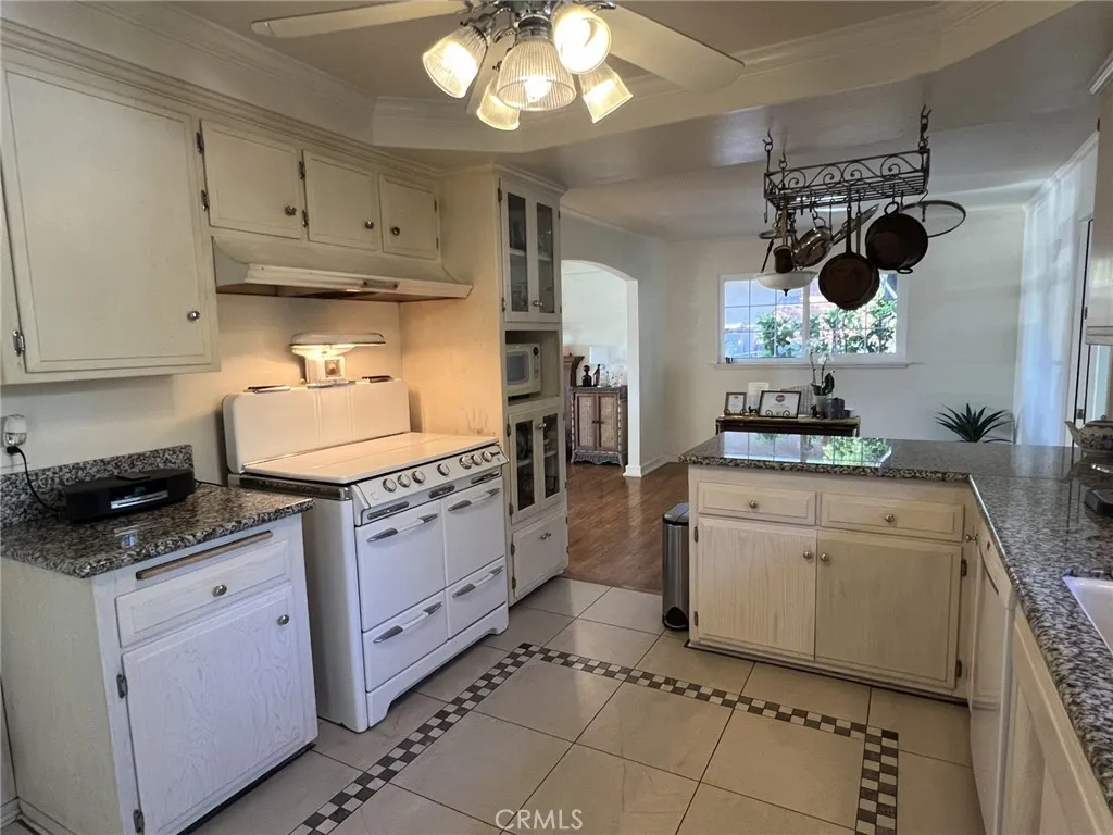 13232 Lorca Road, La Mirada, California 90638 home-pic-7