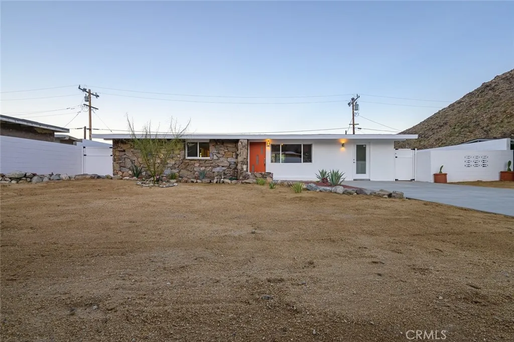22470 Fawnridge Drive, Palm Springs, California 92262 home-pic-3