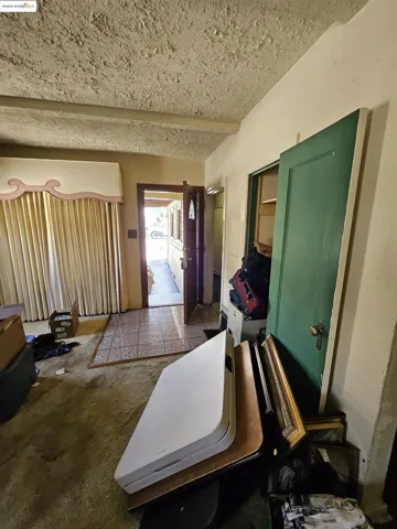 7807 Outlook Ave, Oakland, California 94605