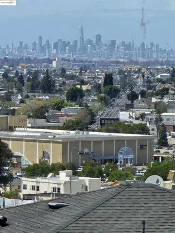 7807 Outlook Ave, Oakland, California 94605
