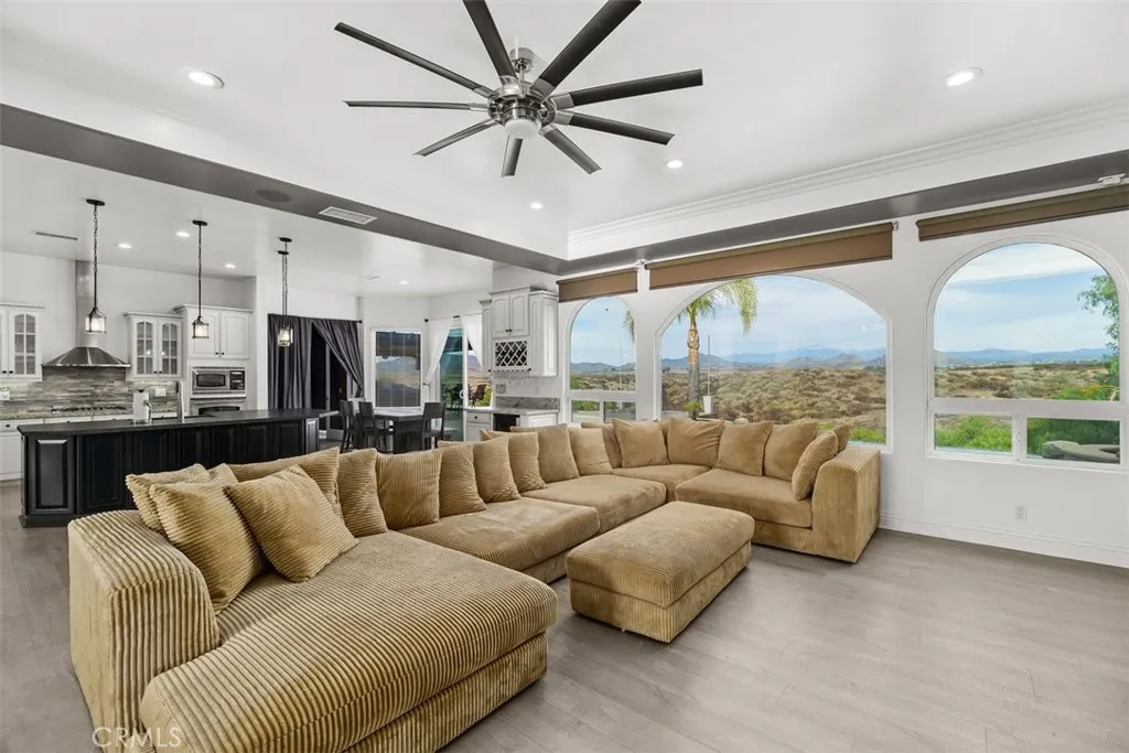39526 Calle Cabernet, Temecula, California 92591 home-pic-6