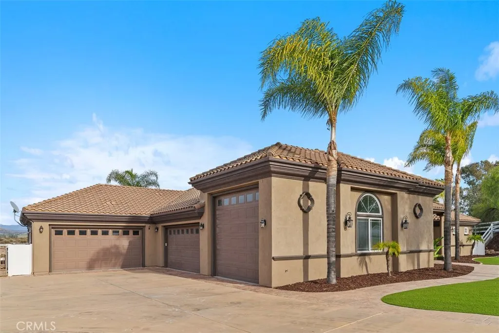 39526 Calle Cabernet, Temecula, California 92591 home-pic-3