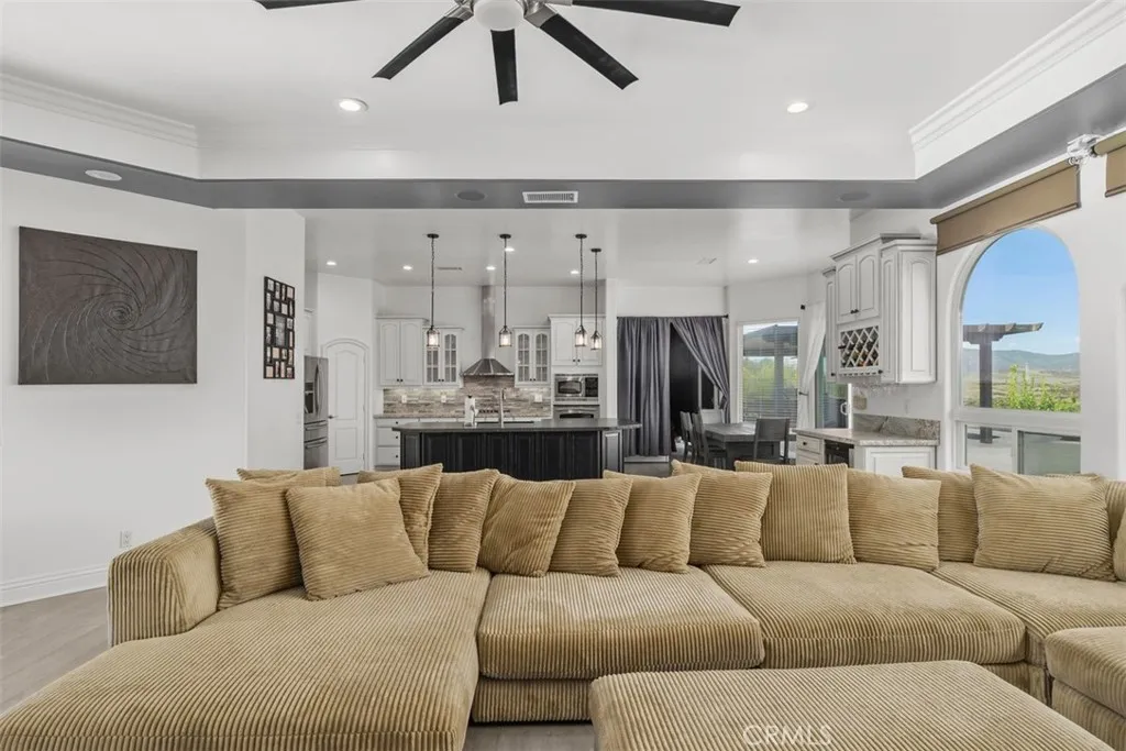 39526 Calle Cabernet, Temecula, California 92591 home-pic-7