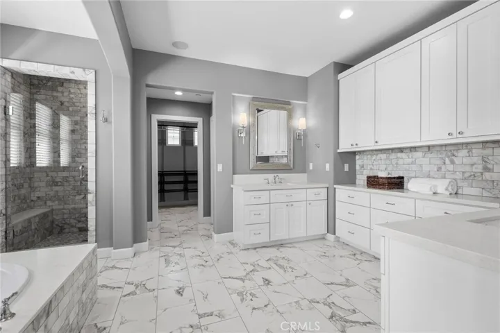 luxury primary bath