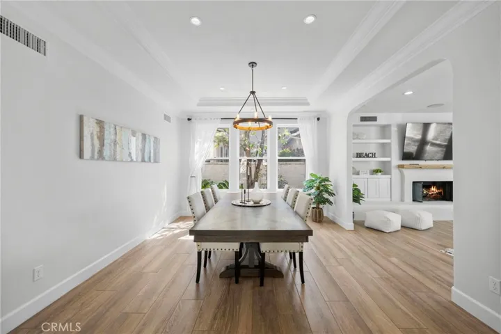 Large, formal dining room for entertaining