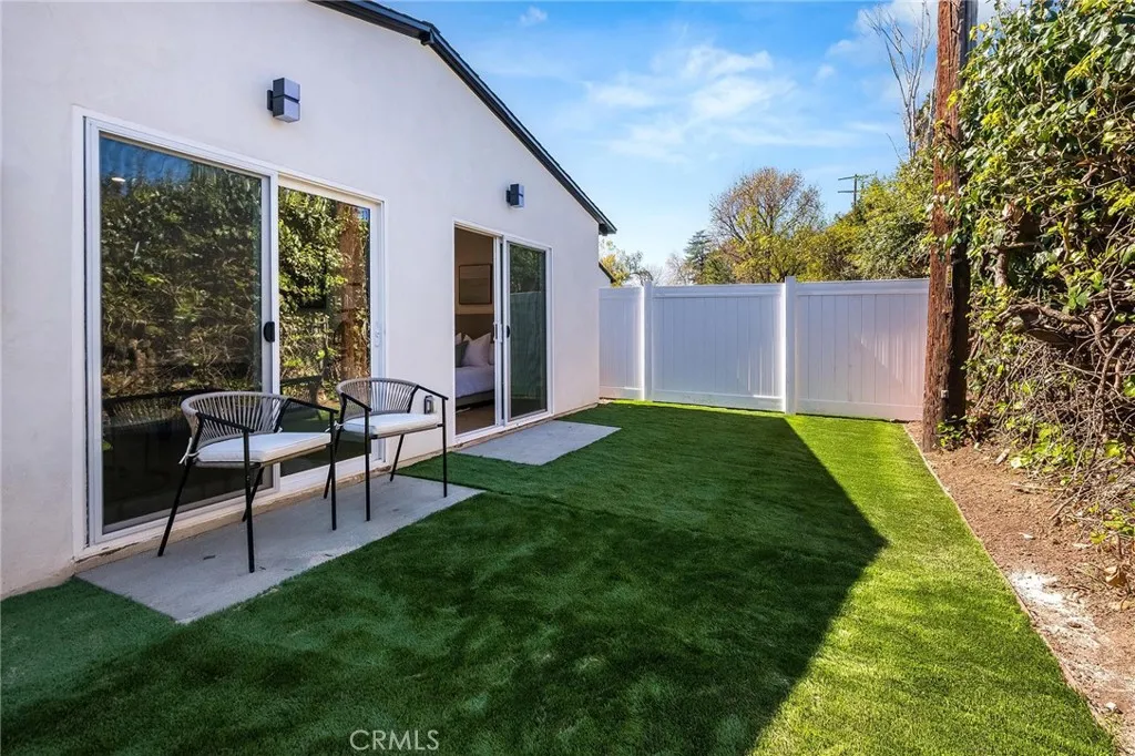 22919 Leonora Drive, Woodland Hills, California 91367 home-pic-34