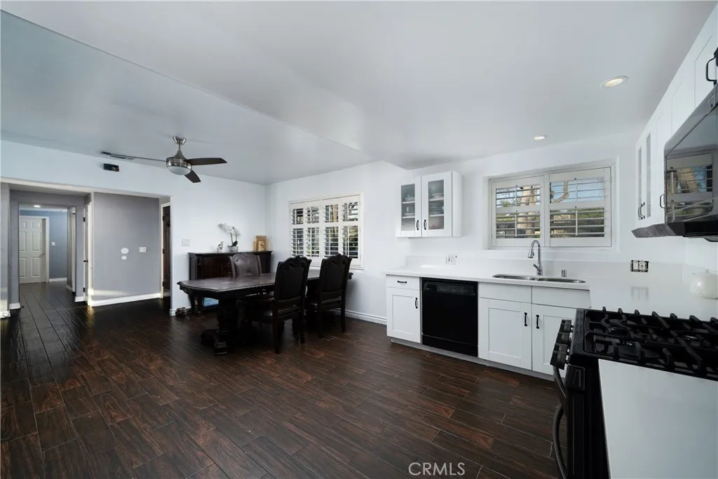 2076 N Mori Lane, Orange, California 92867 home-pic-13