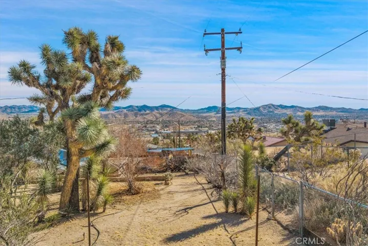 6364 Palo Alto Avenue, Yucca Valley, California 92284