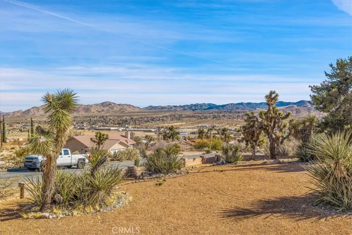 6364 Palo Alto Avenue, Yucca Valley, California 92284