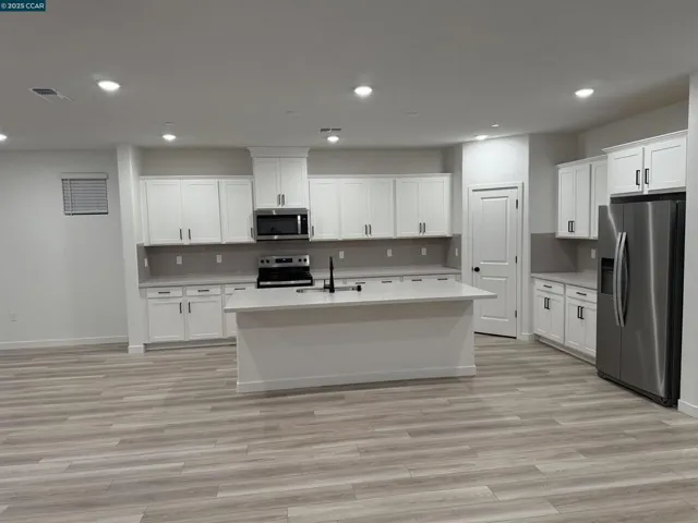 1244 Waldorf Ln, Rohnert Park, California 94928