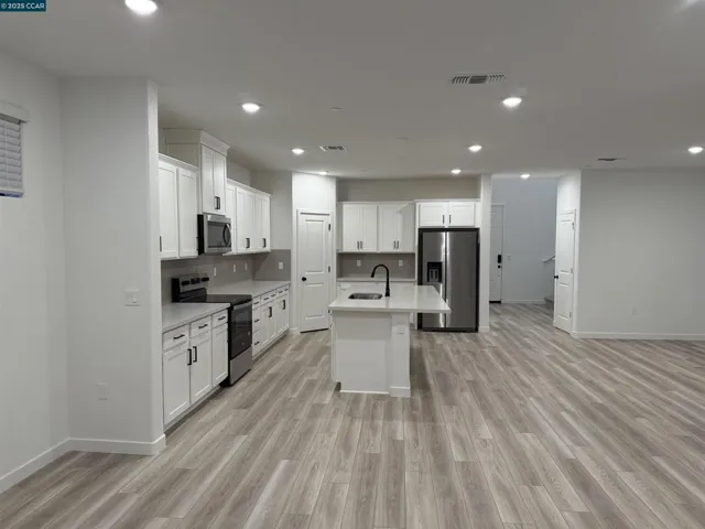 1244 Waldorf Ln, Rohnert Park, California 94928