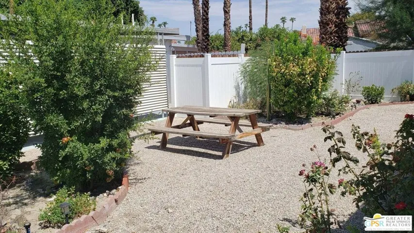 302 Avenida Andorra, Cathedral City, California 92234