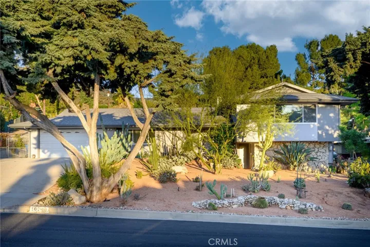 10344 Glory Avenue, Tujunga, California 91042