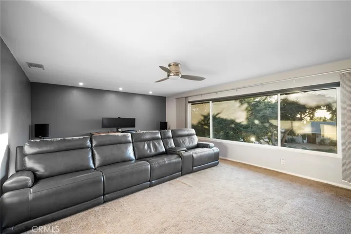 10344 Glory Avenue, Tujunga, California 91042