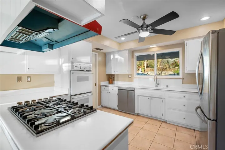 10344 Glory Avenue, Tujunga, California 91042