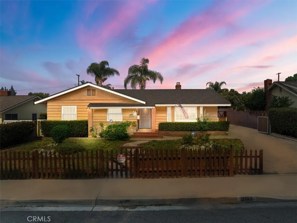 2183 Sinclair Street, Pomona, California 91767, 3 Bedrooms Bedrooms, ,2 BathroomsBathrooms,Residential,For Sale,Sinclair,IV25052149