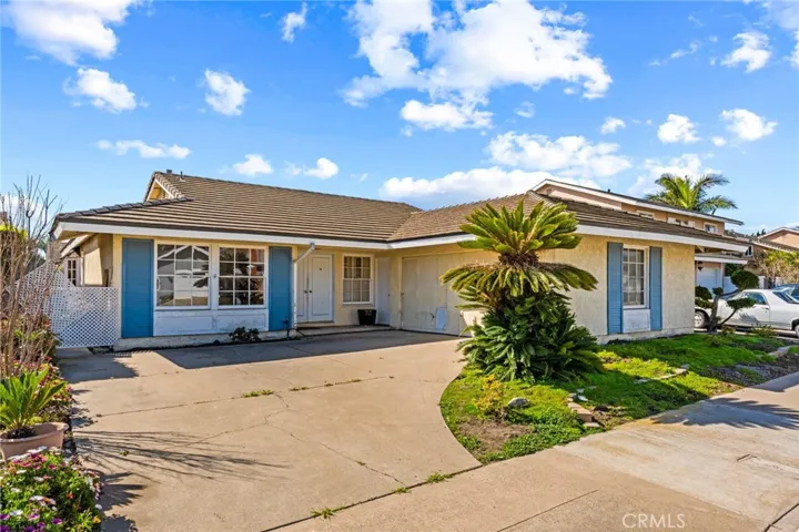 6852 Vista Del Sol Drive, Huntington Beach, California 92647