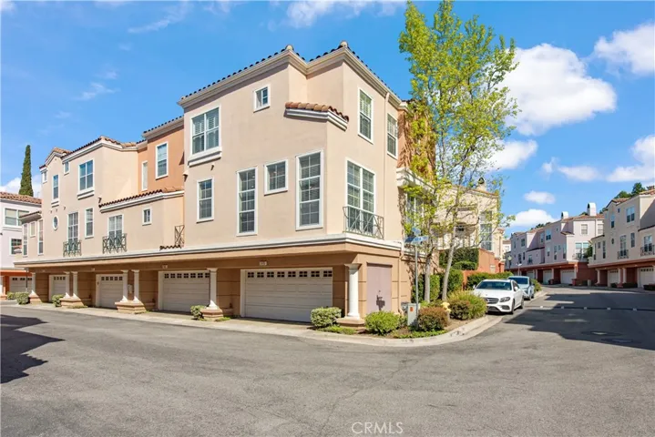 1070 S Volterra Way, Anaheim Hills, California 92808