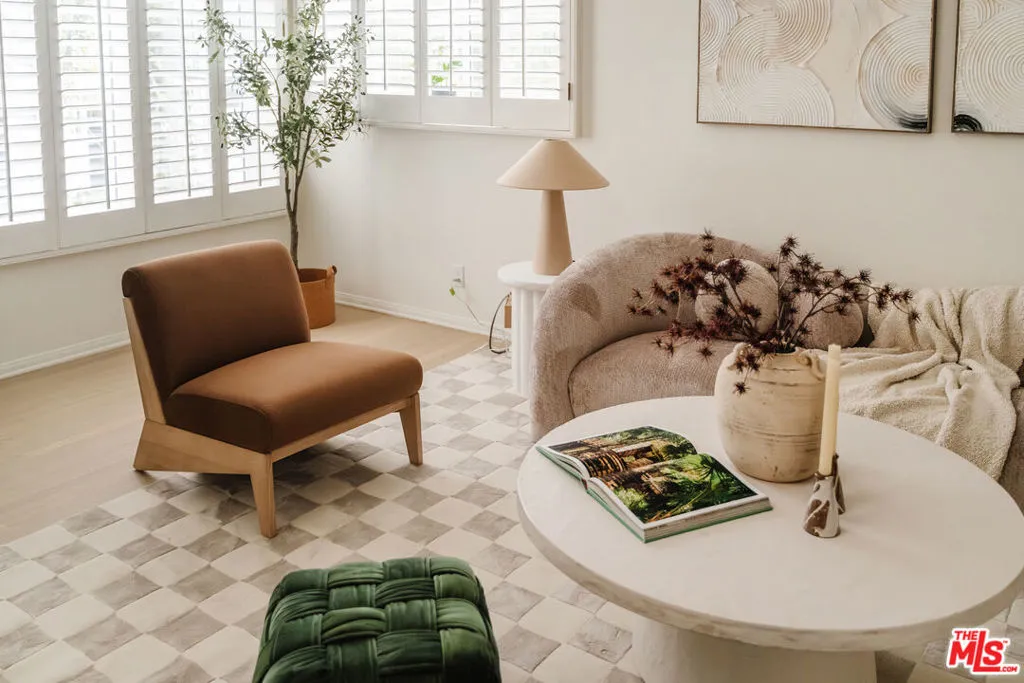 8730 Wonderland Avenue, Los Angeles, California 90046 home-pic-2