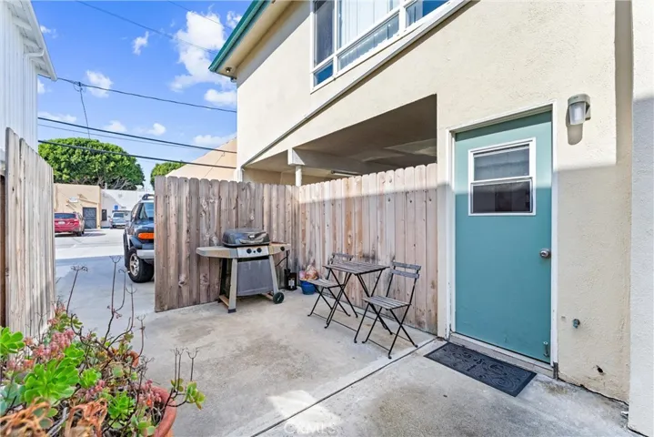 219 10th Street, Seal Beach, California 90740