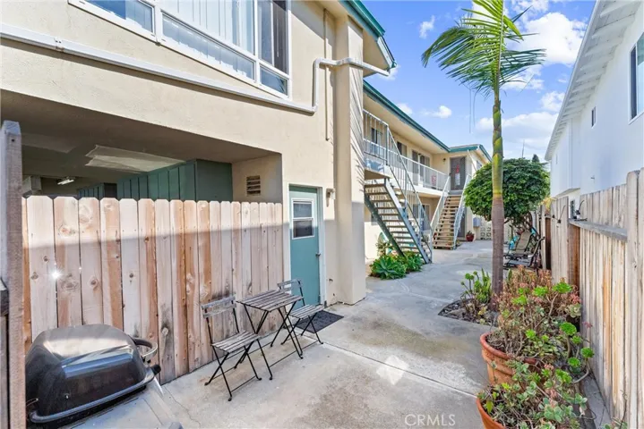 219 10th Street, Seal Beach, California 90740