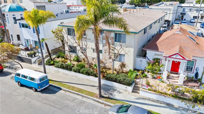 219 10th Street, Seal Beach, California 90740