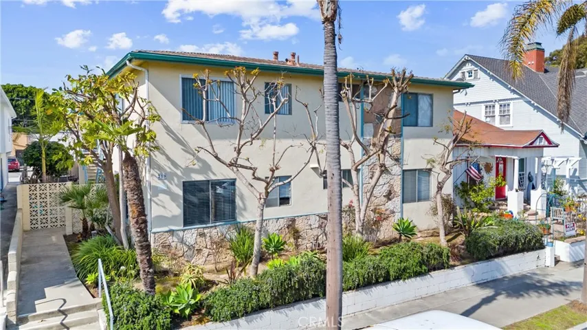 219 10th Street, Seal Beach, California 90740
