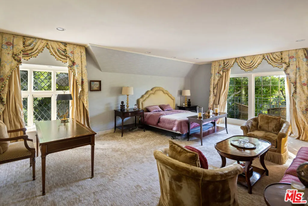 259 St Pierre Road, Los Angeles, California 90077 home-pic-15