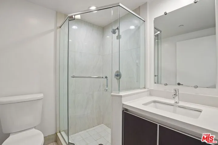 807 Hudson 107, Los Angeles, California 90038