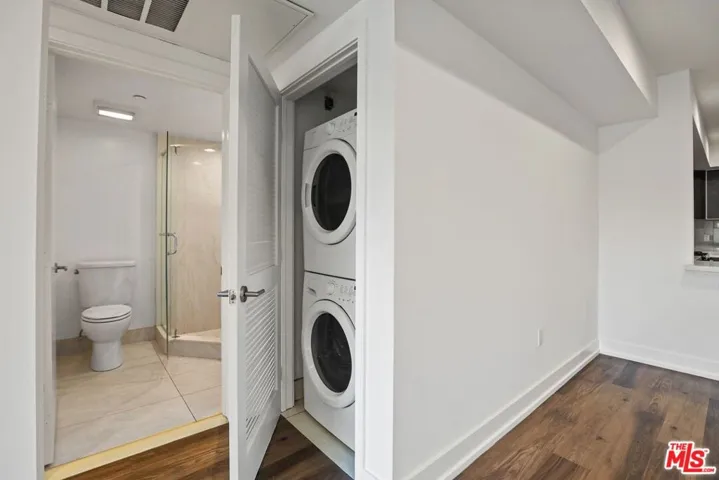 807 Hudson 107, Los Angeles, California 90038
