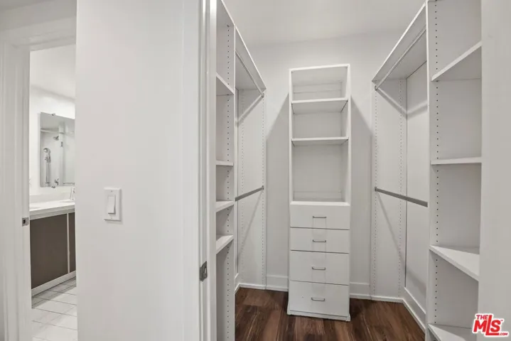 807 Hudson 107, Los Angeles, California 90038