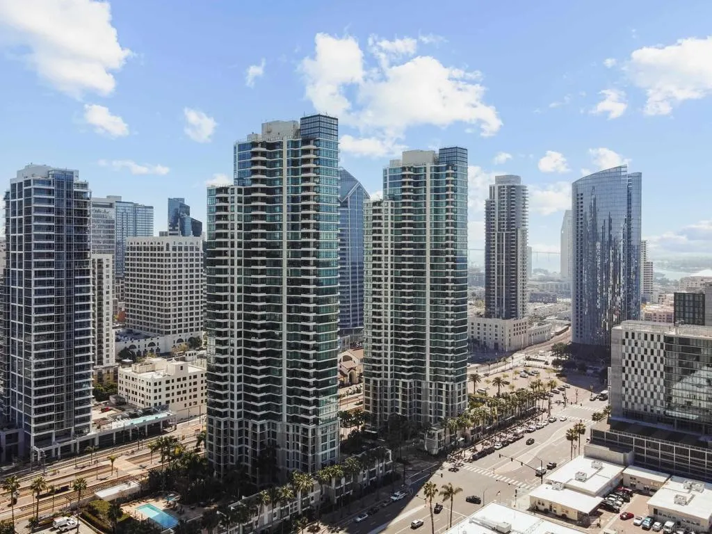 1205 Pacific Hwy 1505, San Diego, California 92101 home-pic-23