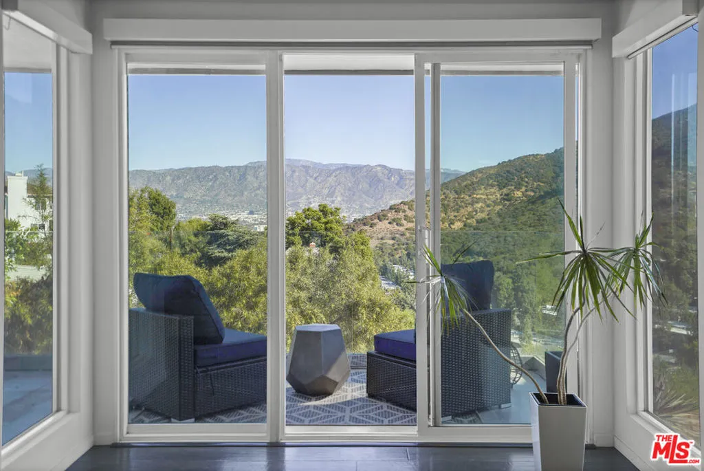 3437 Troy Drive, Los Angeles, California 90068 home-pic-26