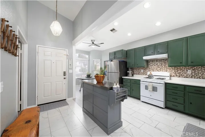 33411 Camino Piedra Rojo, Temecula, California 92592