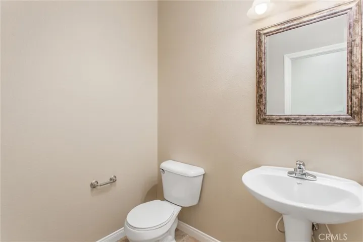 1/2 Bathroom