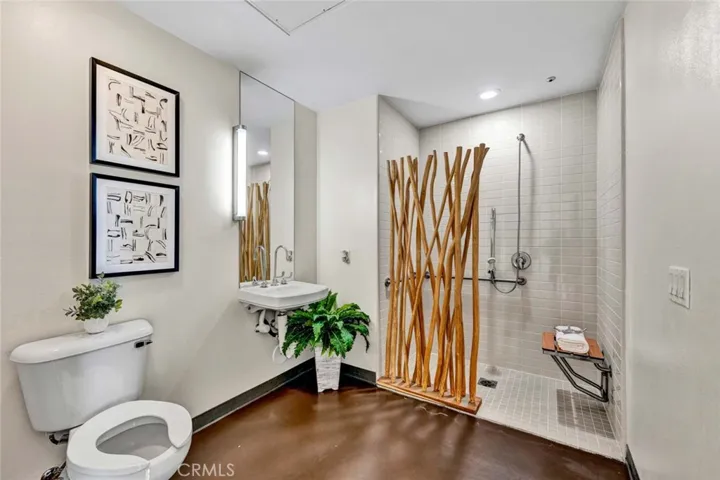 199 E City Place Drive, Santa Ana, California 92705
