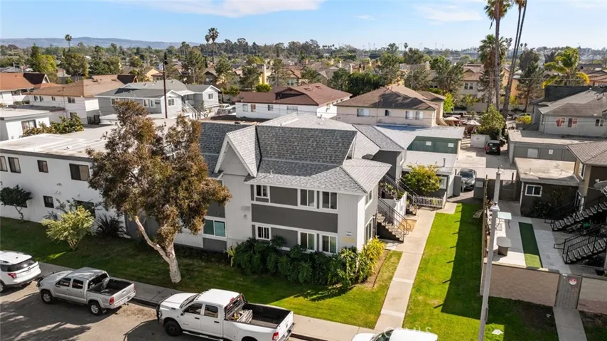 1033 Valencia Street, Costa Mesa, California 92626