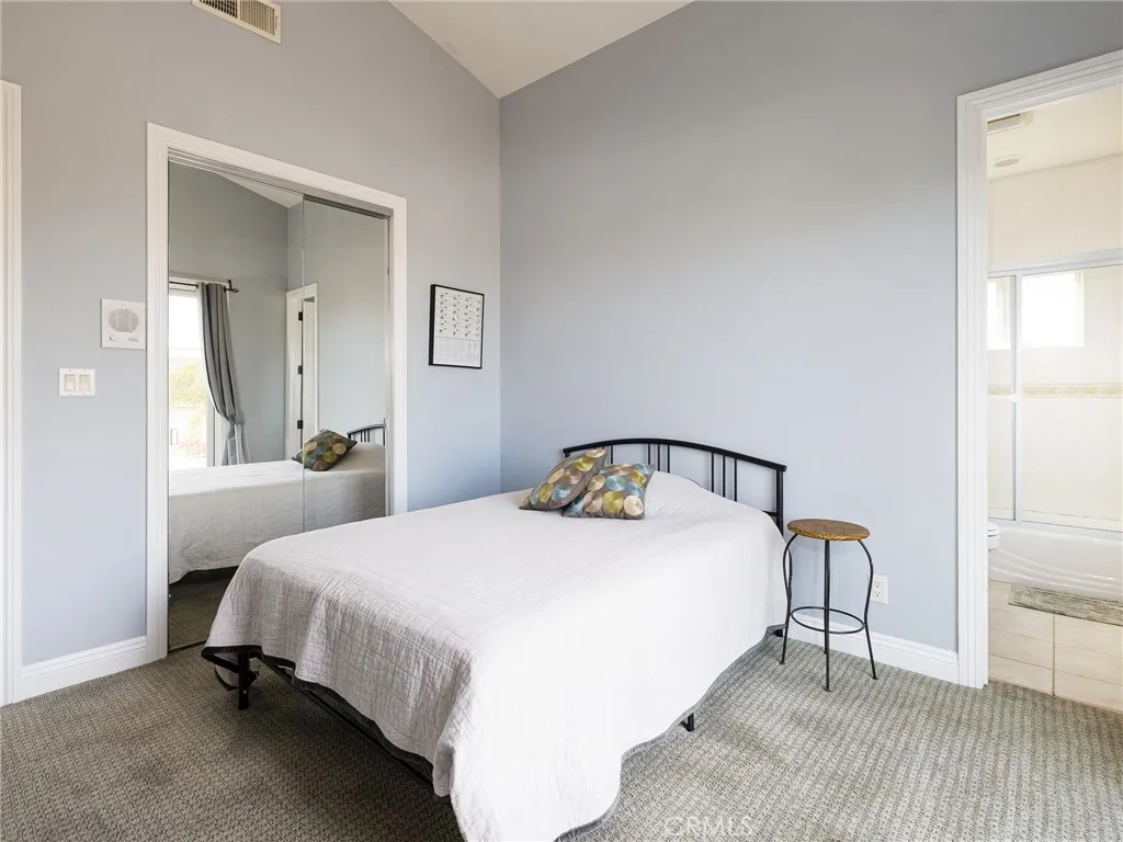 650 W Walnut Avenue, El Segundo, California 90245 home-pic-29