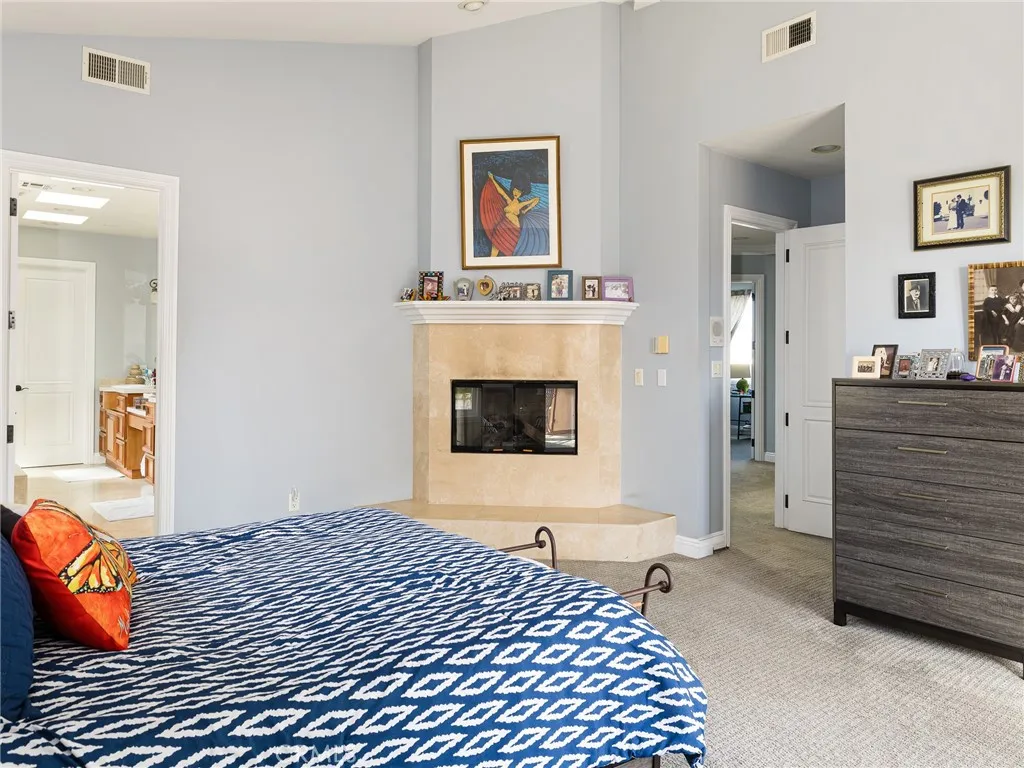 650 W Walnut Avenue, El Segundo, California 90245 home-pic-23