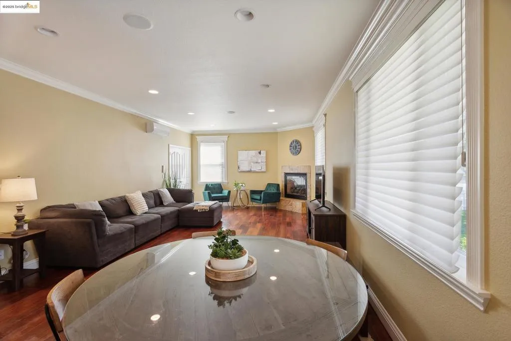 256 Douglas Ln, Pleasant Hill, California 94523 home-pic-14