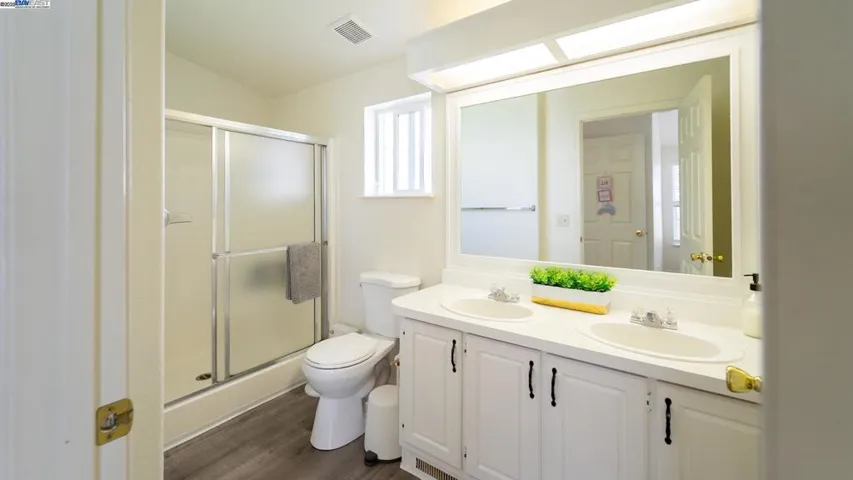 1225 Vienna Dr, Sunnyvale, California 94089
