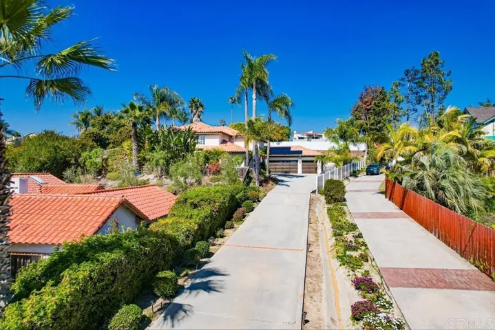 7704 Rocio Street, Carlsbad, California 92009